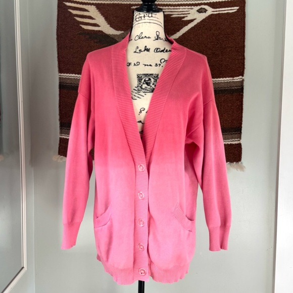 Unique Vintage Aspen Oversized Ombré Pink Cardigan - Picture 3 of 10